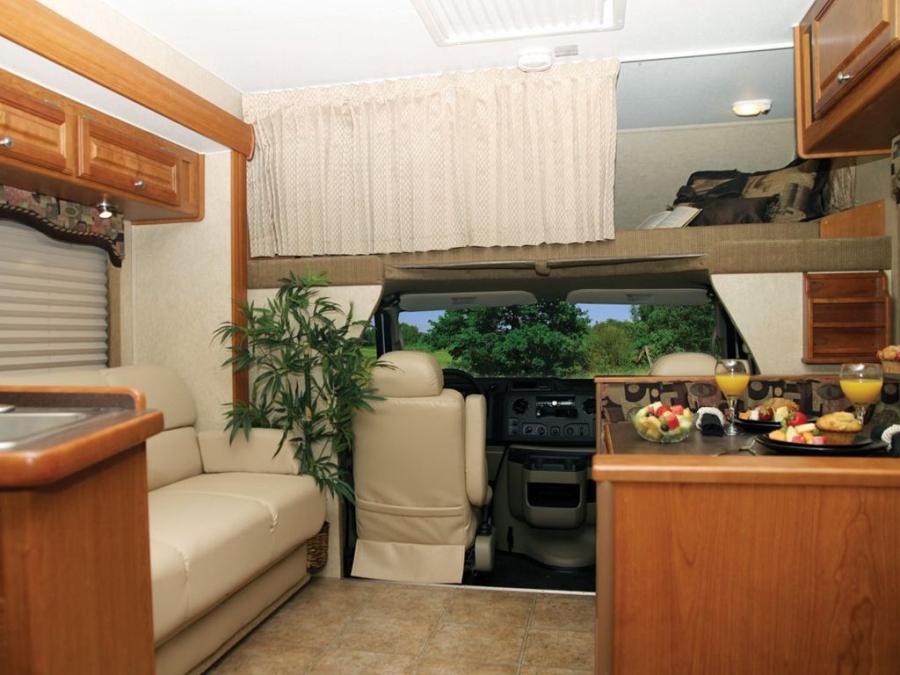 Интерьер Triple E Regency 2009 года  (фото 2 из 8)